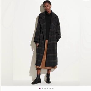 Vince Modern Plaid Coat in Coastal/Sage
SizeXS. 
42”long
20”pit to pit
